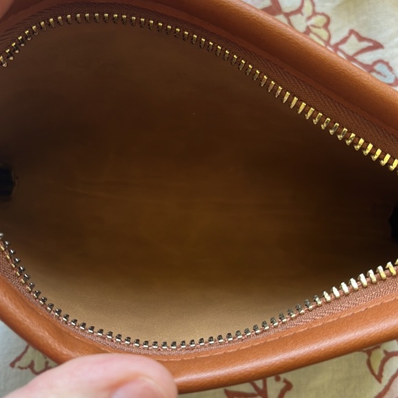 Small Michael Kors logo purse - Picture 2 of 4